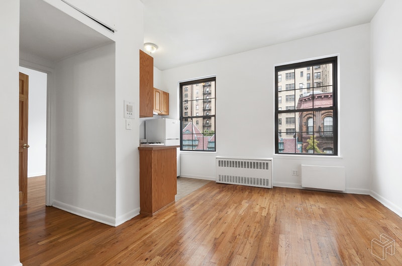 Photo 1 of 330 West 85th Street 4A, Upper West Side, NYC, $2,495, Web #: 18624025
