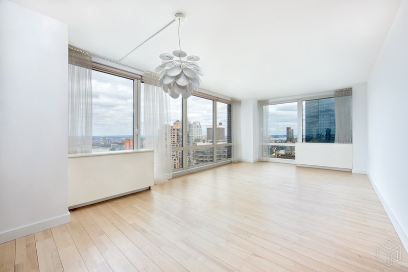 Photo 1 of 322 West 57th Street Ph56d, Midtown West, NYC, $8,950, Web #: 18653678