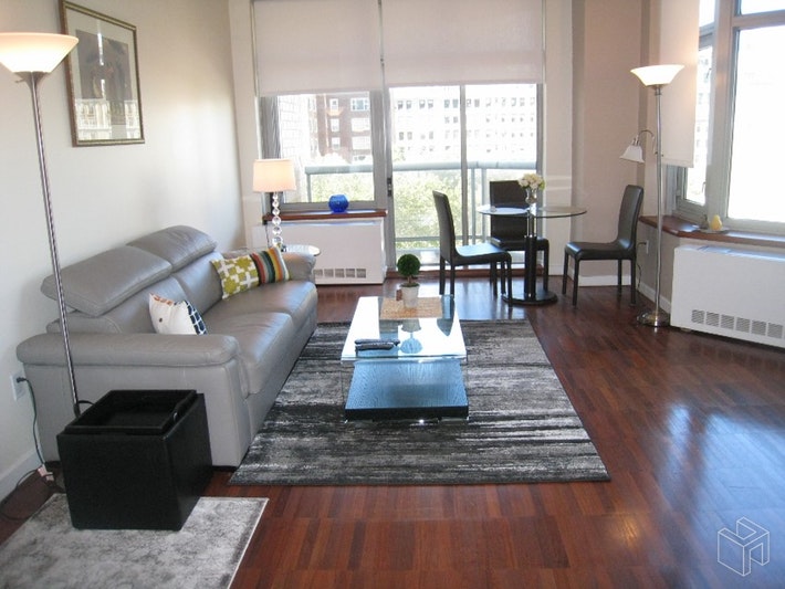 Photo 1 of 188 East 64th Street 707, Upper East Side, NYC, $4,500, Web #: 18659261