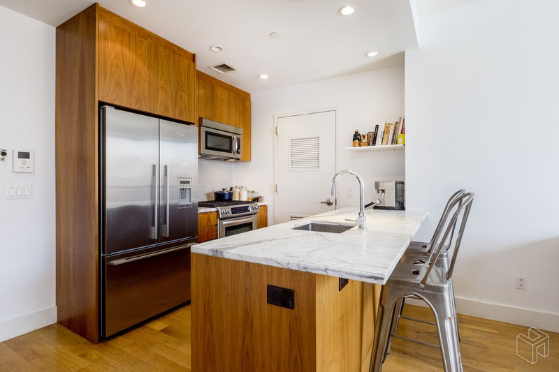 Photo 1 of 38 Meserole St 4A, Williamsburg, Brooklyn, NY, $3,700, Web #: 18660436