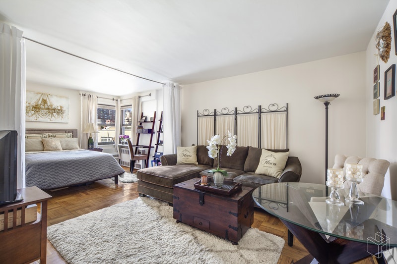 Photo 1 of 240 East 76th Street 7P, Upper East Side, NYC, $535,000, Web #: 18687553