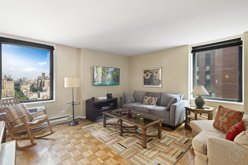 Photo 1 of 1619 Third Avenue 20D, Upper East Side, NYC, $3,500, Web #: 18689382