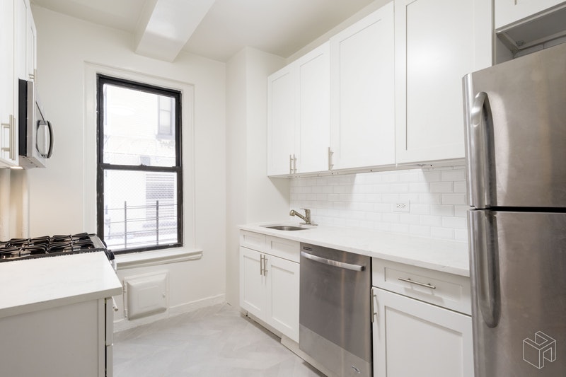 Photo 1 of 118 East 93rd Street, Upper East Side, NYC, $4,200, Web #: 18741111