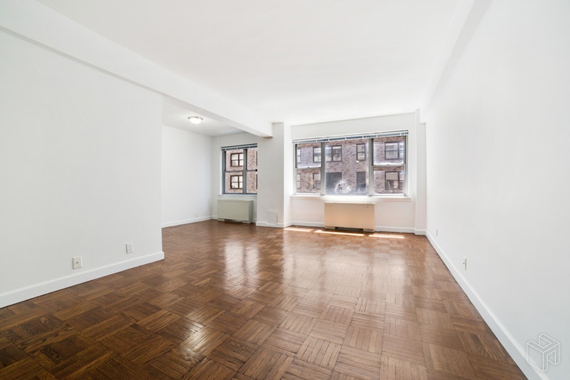 Photo 1 of 210 East 58th Street, Midtown East, NYC, $2,900, Web #: 18741801