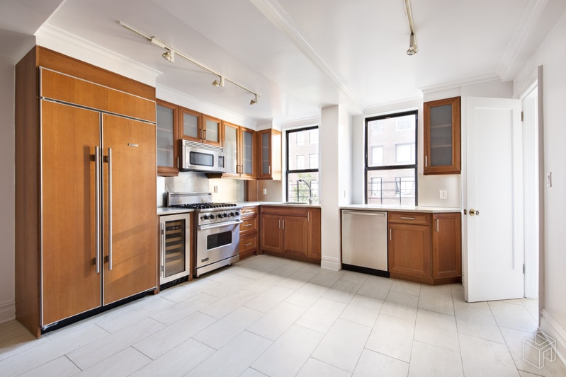 Photo 1 of 98 Riverside Drive 5A, Upper West Side, NYC, $9,650, Web #: 18784071