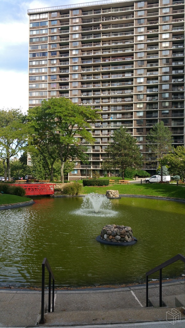 Photo 1 of 2 Bay Club Drive 11F, Bayside, Queens, NY, $2,500, Web #: 18834837