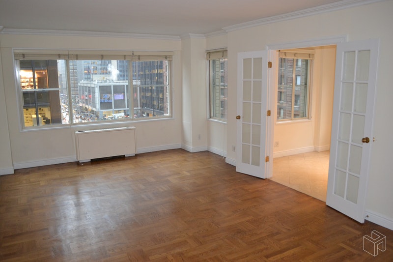 Photo 1 of 57th/5th No Fee Huge Jr 4, Midtown West, NYC, $4,600, Web #: 18836581
