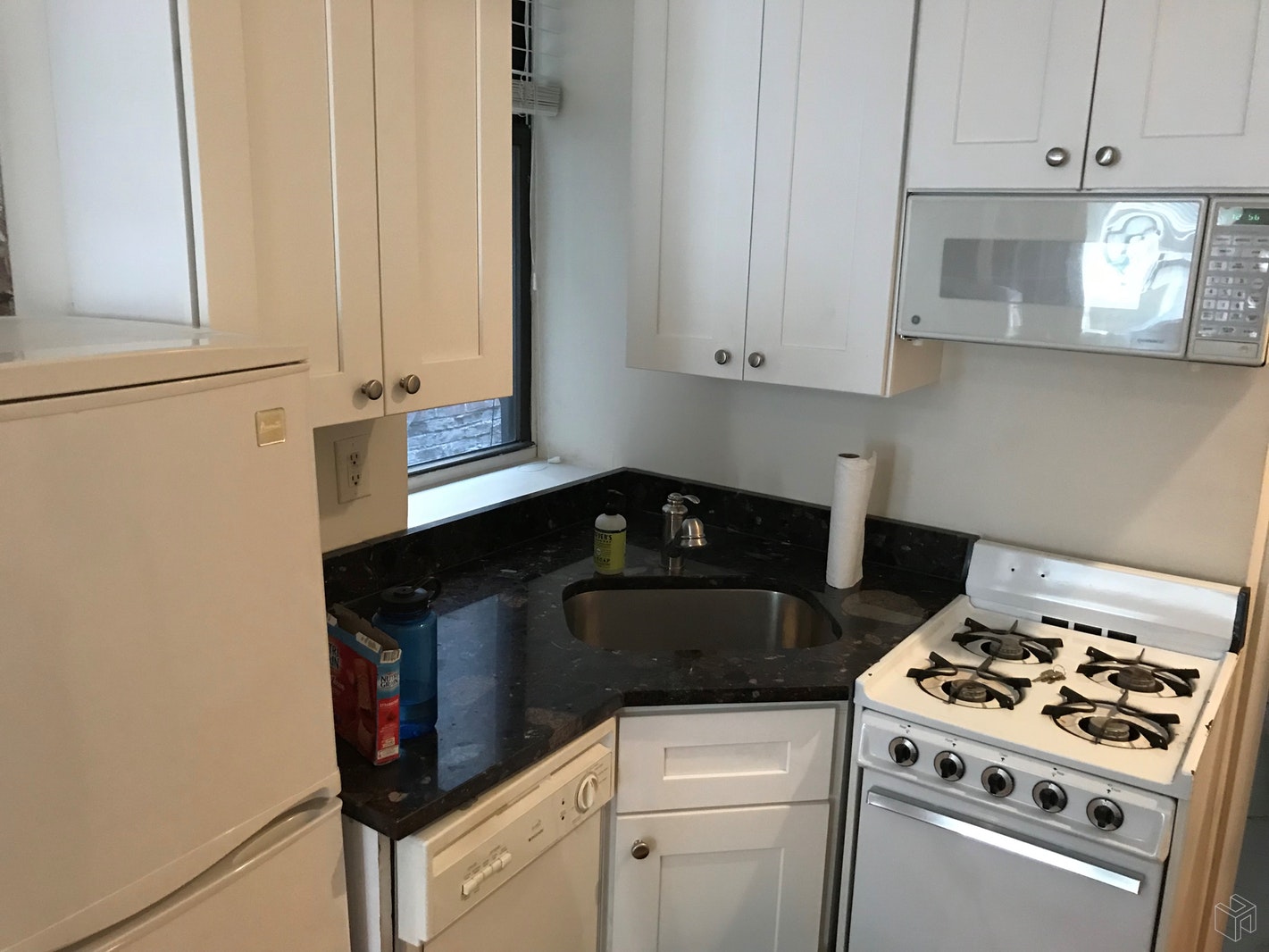 Photo 1 of 73 East 3rd Street, East Village, NYC, $2,800, Web #: 18856233