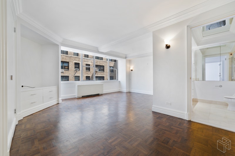 Photo 1 of 155 East 55th Street 9H, Midtown East, NYC, $6,500, Web #: 18857028