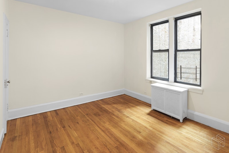Photo 1 of 251 West 71st Street, Upper West Side, NYC, $4,350, Web #: 18878364