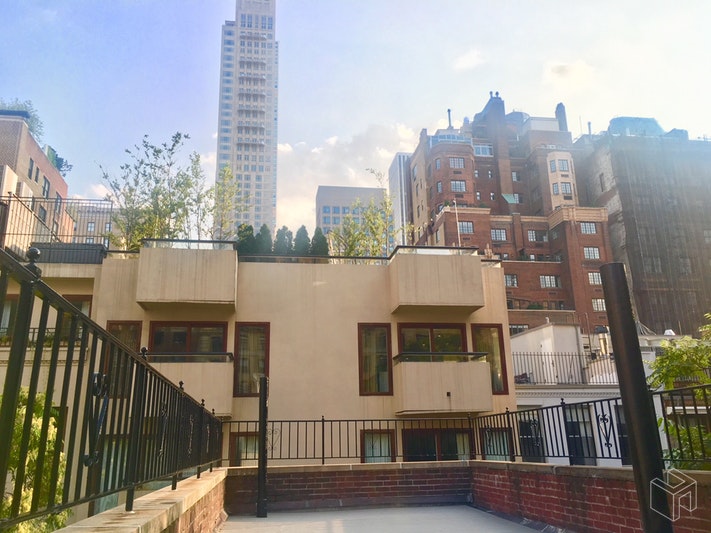 Photo 1 of 40 East 64th Street 15, Upper East Side, NYC, $2,400, Web #: 18909360