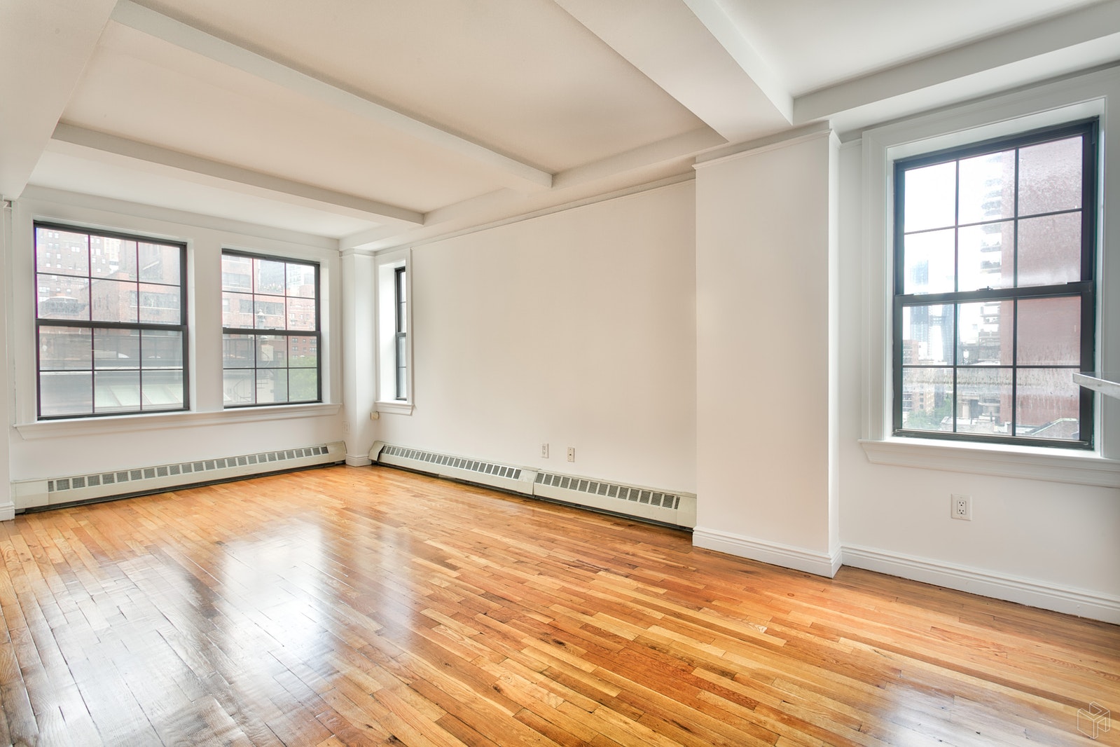 Photo 1 of 17 Park Avenue 1101, Midtown East, NYC, $6,795, Web #: 18930932