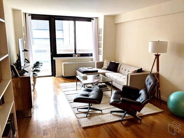 Photo 1 of 515 East 72nd Street 10G, Upper East Side, NYC, $3,875, Web #: 18939338