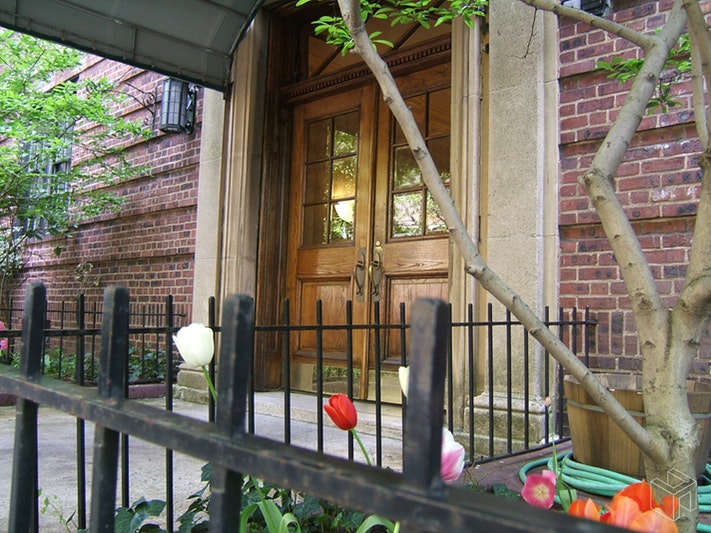 Photo 1 of Pierrepont Street, Brooklyn Heights, Brooklyn, NY, $950, Web #: 18952917