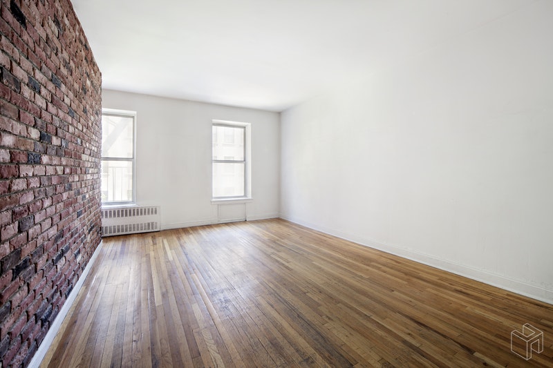 Photo 1 of Spacious 1BR W Open Kitchen, Midtown West, NYC, $2,650, Web #: 18952951