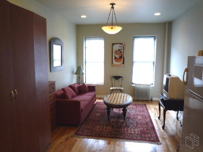 Photo 1 of Renovated Studio - Close To Times Square, Midtown West, NYC, $2,400, Web #: 18961419
