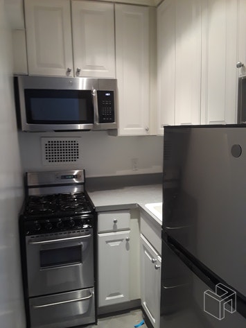 Photo 1 of 210 East 58th Street 3D, Midtown East, NYC, $2,295, Web #: 19053466
