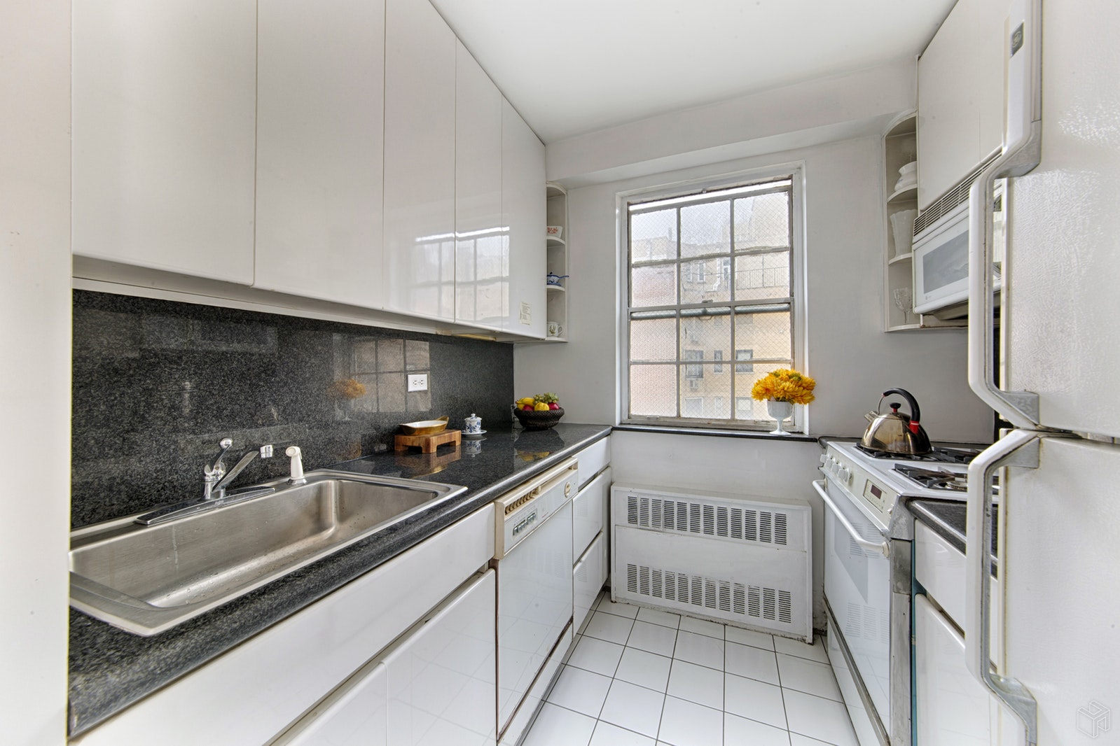 Photo 1 of 123 East 75th Street 9H, Upper East Side, NYC, $620,000, Web #: 19145912