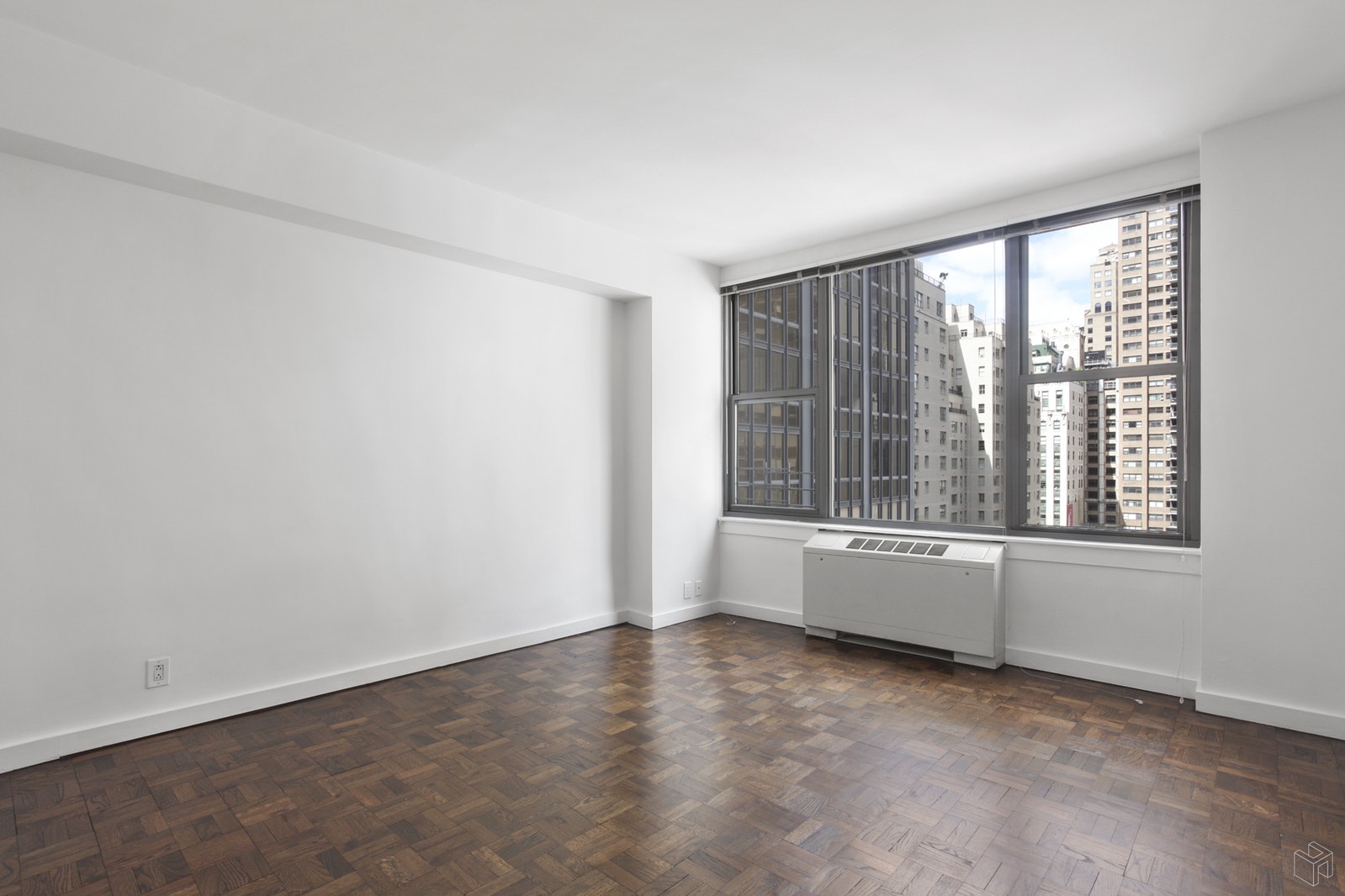 Photo 1 of 65 West 55th Street 7G, Midtown West, NYC, $4,600, Web #: 19253698