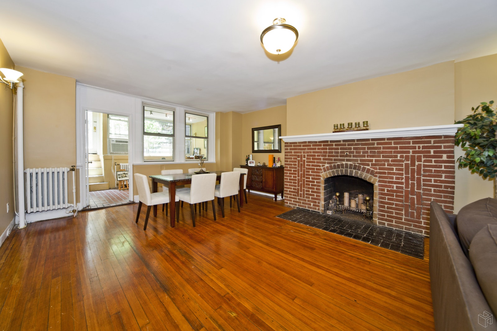 Photo 1 of 12 East 10th Street, Greenwich Village, NYC, $3,500, Web #: 19262153