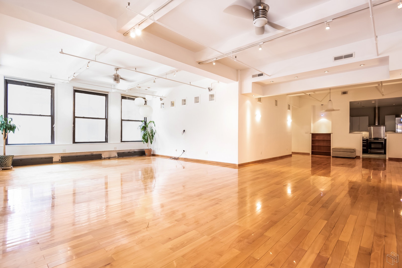 Photo 1 of 144 West 27th Street 8R, Chelsea, NYC, $11,500, Web #: 19290456