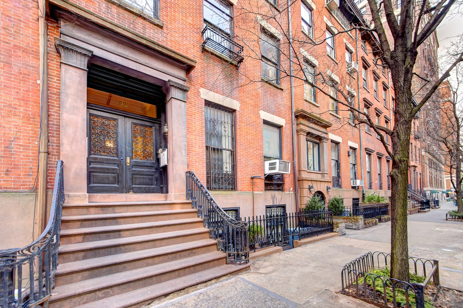 Photo 1 of 12 East 10th Street, Greenwich Village, NYC, $6,000, Web #: 19351873