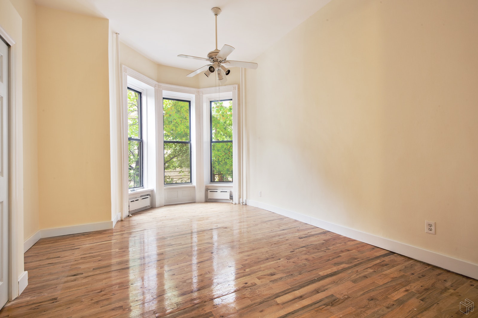 Photo 1 of 275 West 73rd Street 1A, Upper West Side, NYC, $2,400, Web #: 19393012