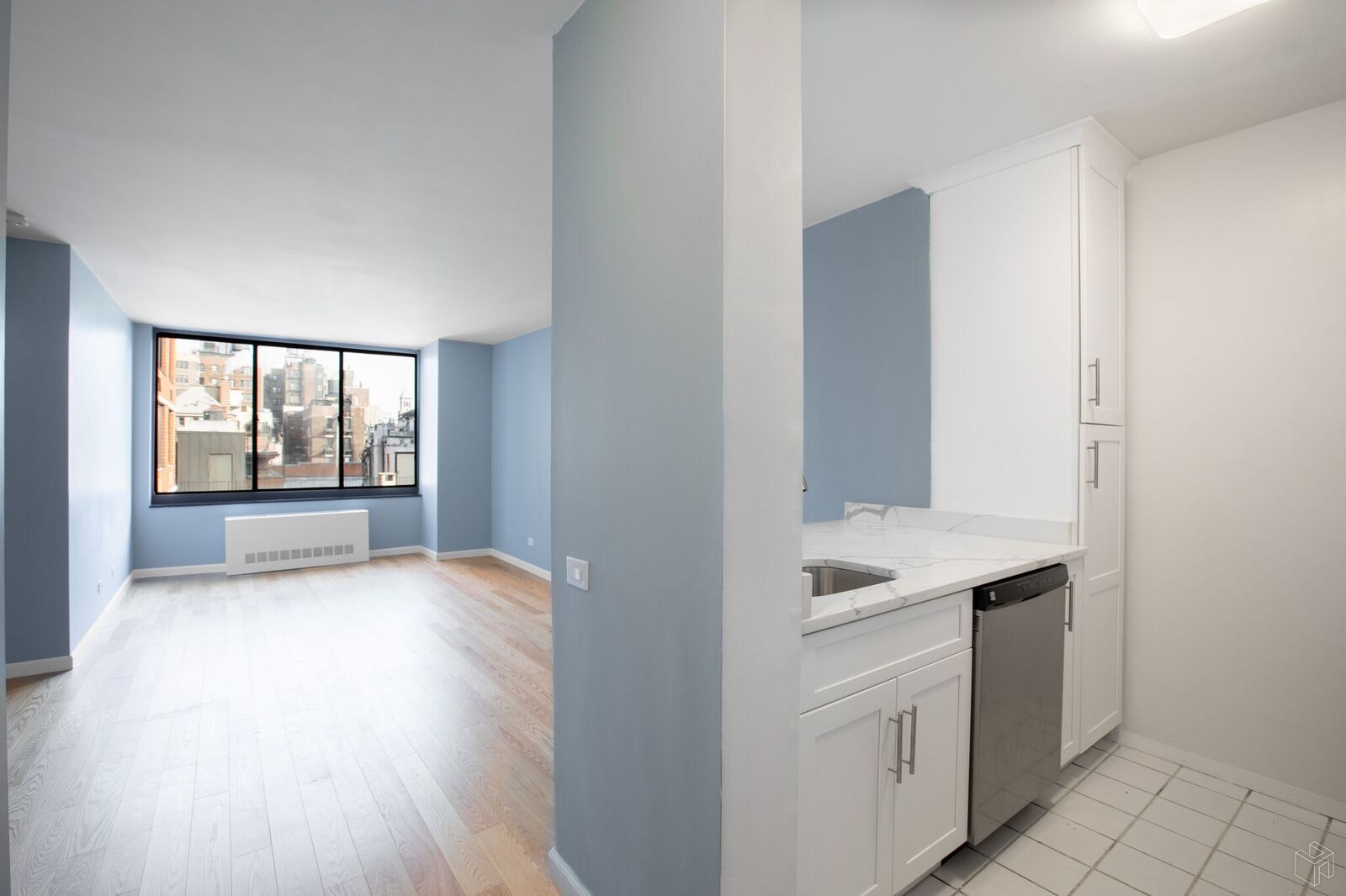 Photo 1 of 215 West 95th Street 8A, Upper West Side, NYC, $3,000, Web #: 19416085