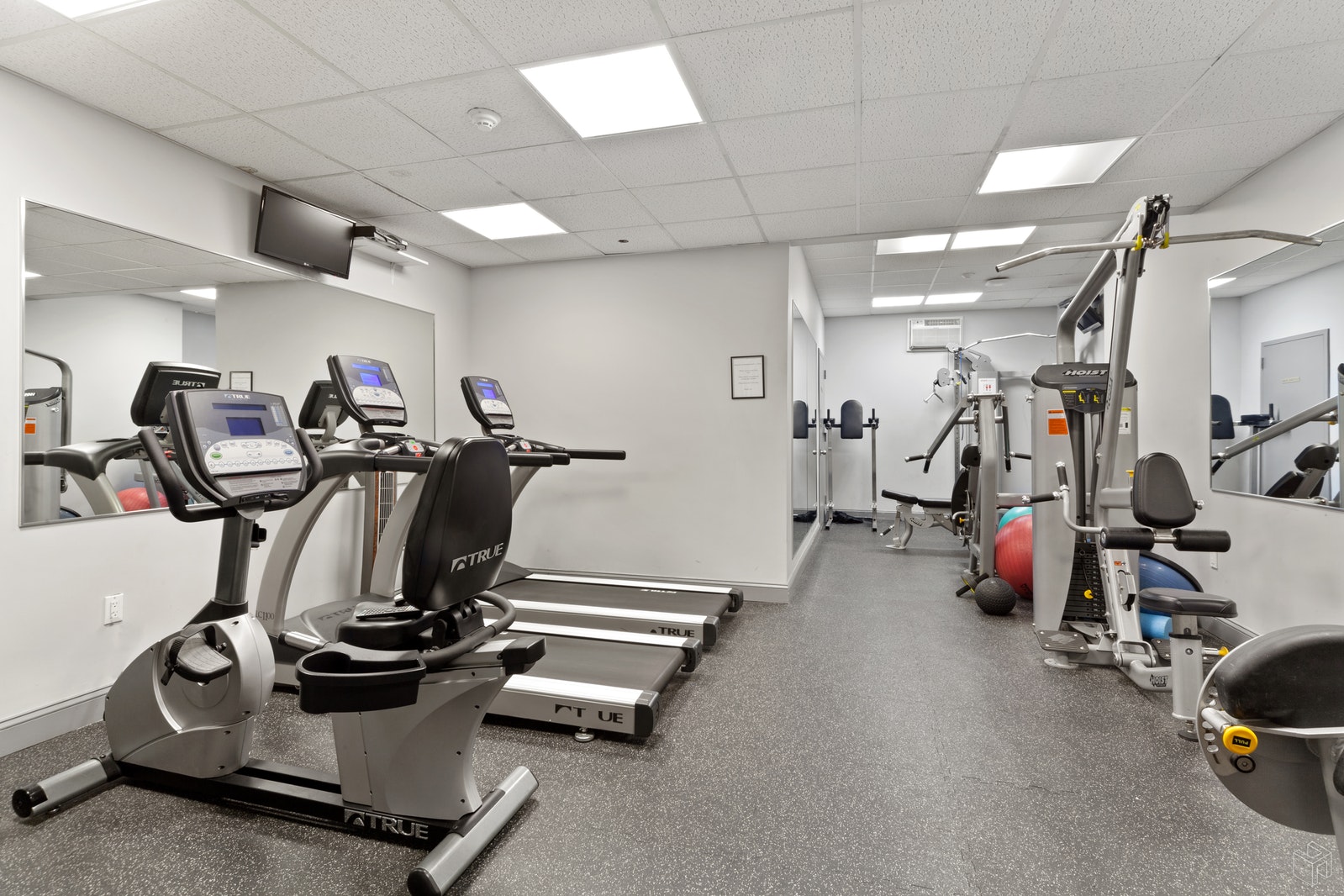 Closed 23 Water Grant Street, Yonkers, New York, ID 19454001 Brown