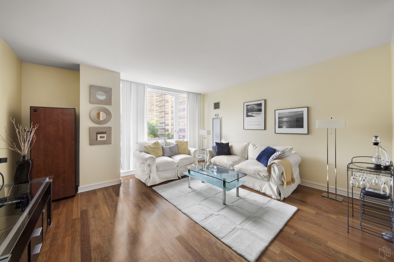 Photo 1 of 200 West End Avenue 7J, Upper West Side, NYC, $4,400, Web #: 19454201