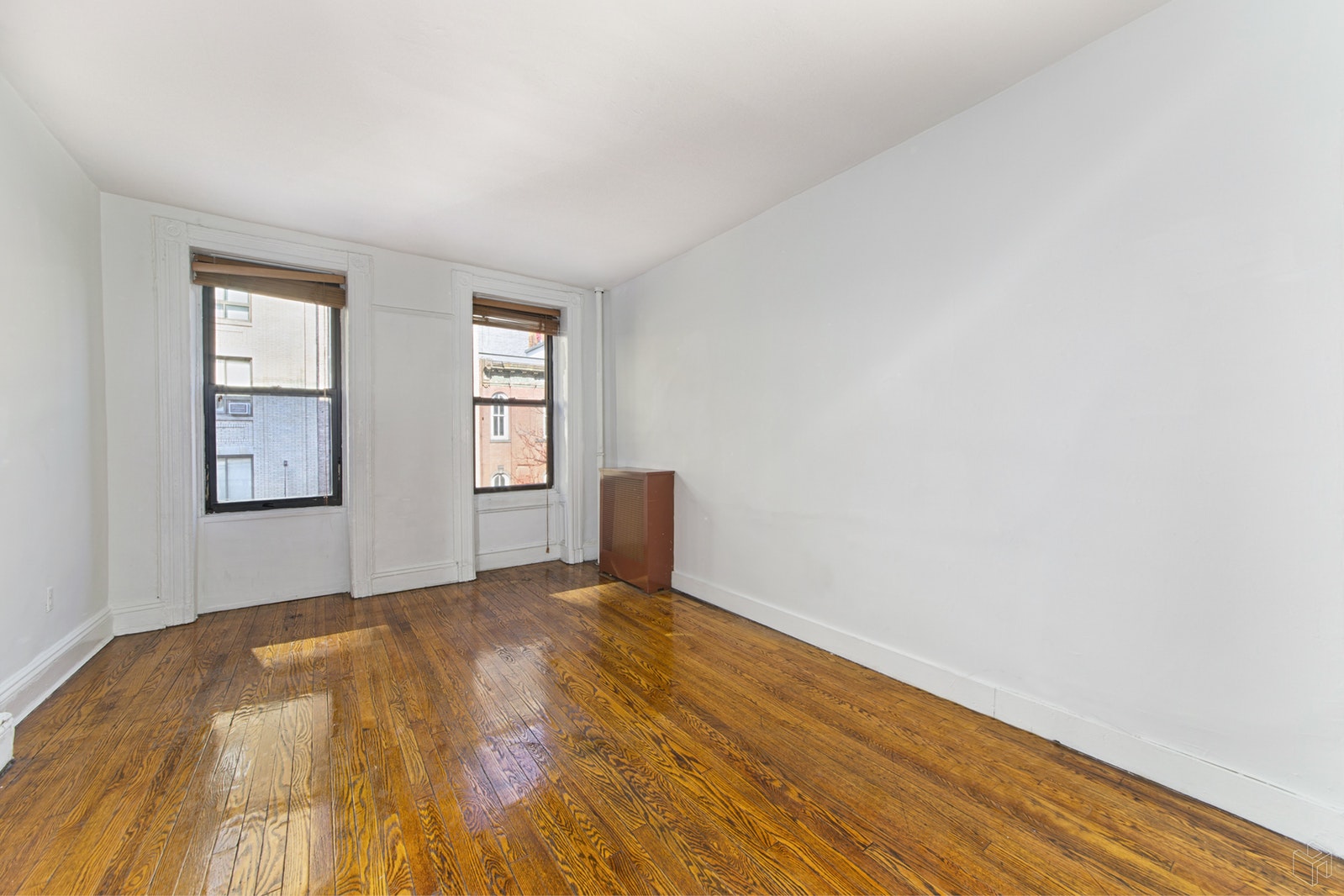 Photo 1 of 108 West 17th Street, Chelsea, NYC, $3,800, Web #: 19487506