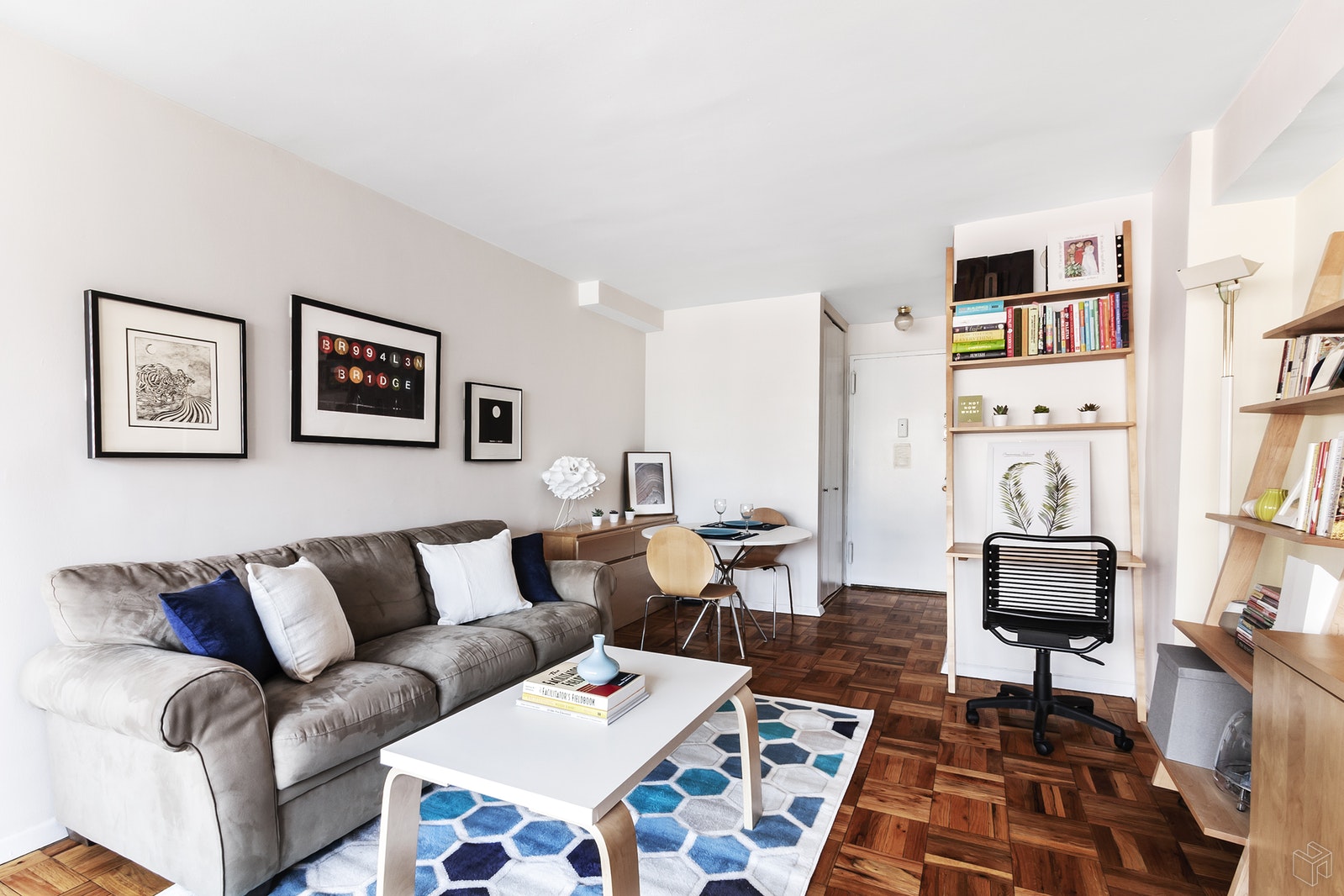 Closed 430 West 34th Street, Midtown West, NYC, ID 19491205 Brown