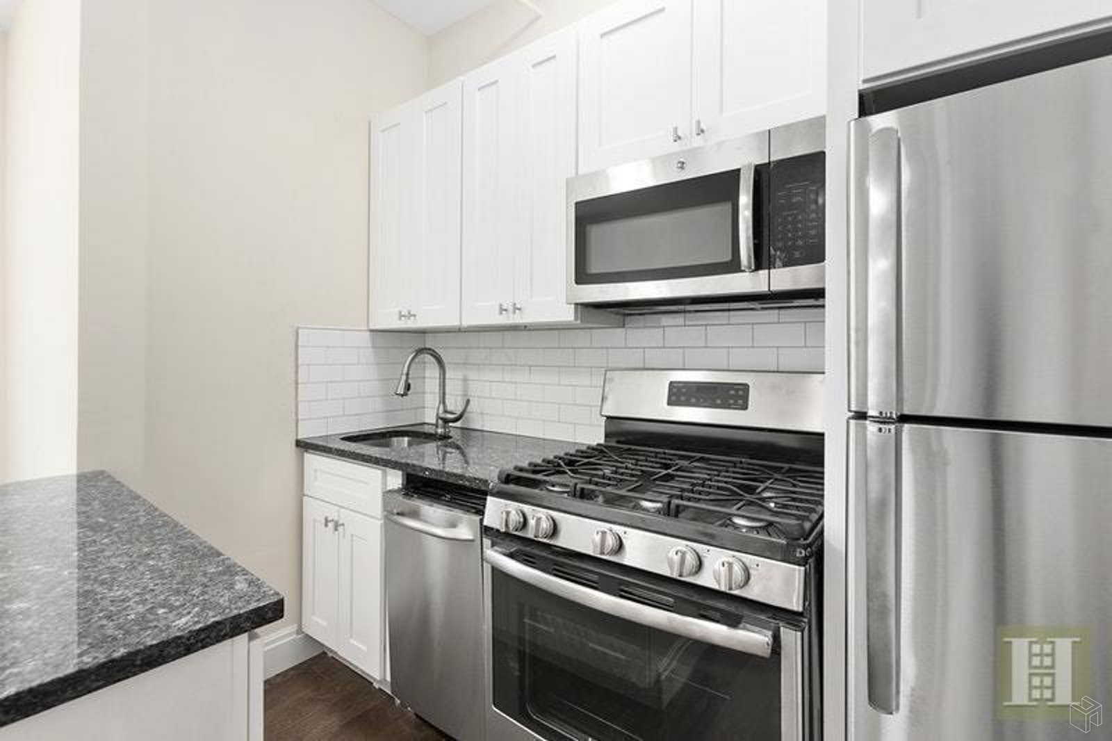 Photo 1 of 526 West 111th Street 2Cc, Upper West Side, NYC, $2,725, Web #: 19500791