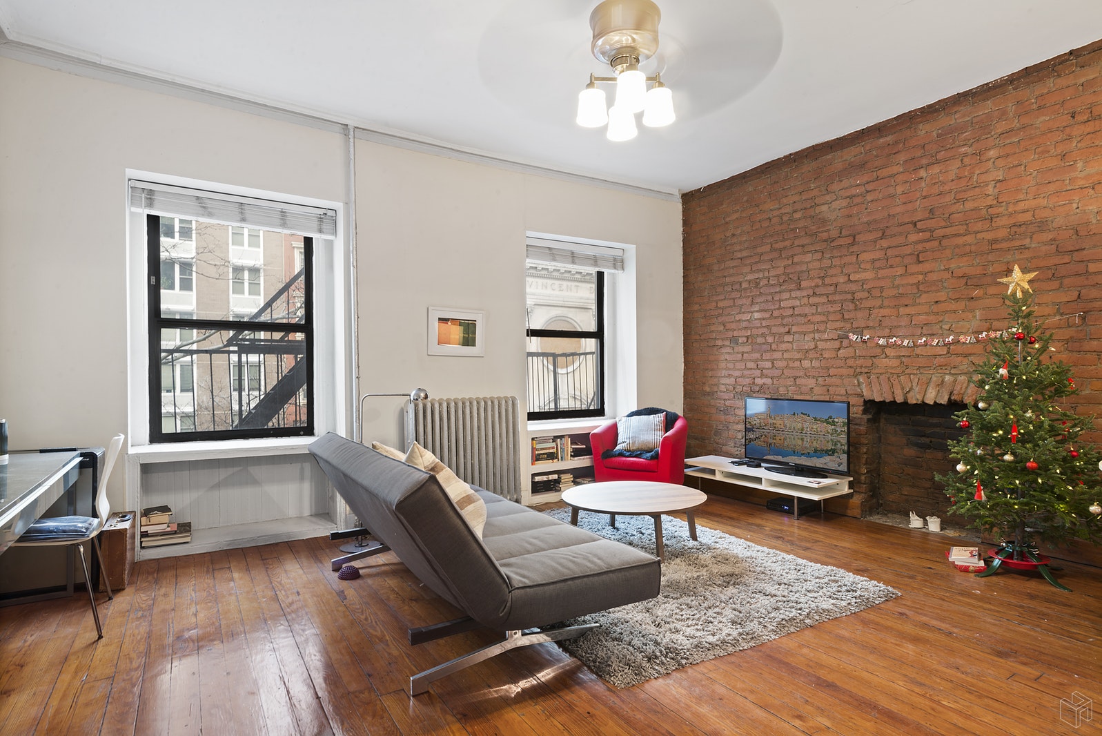 Photo 1 of 132 West 23rd Street 3, Chelsea, NYC, $3,250, Web #: 19508033