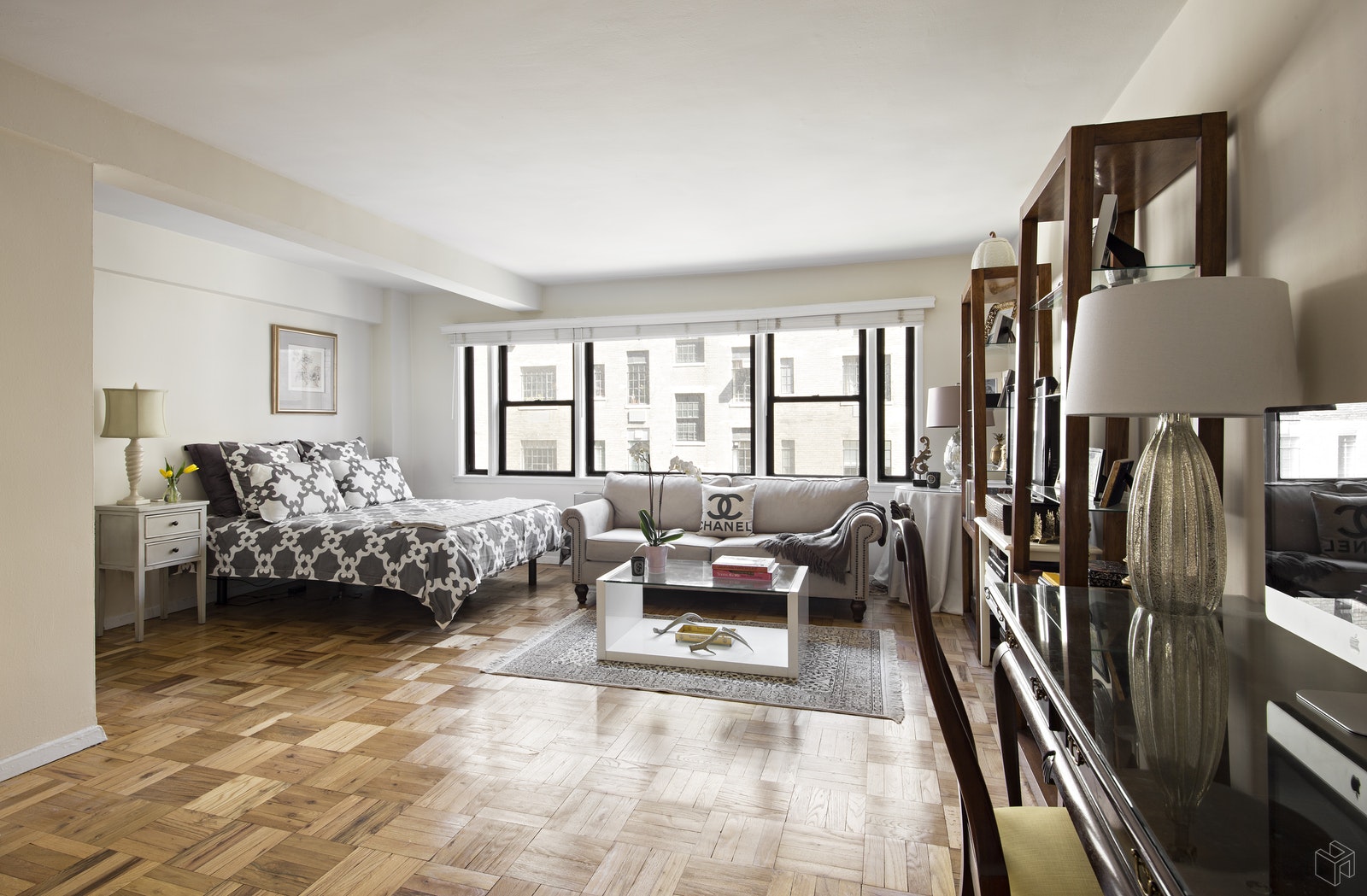 Photo 1 of 55 East 9th Street 9B, Greenwich Village, NYC, $560,000, Web #: 19528034