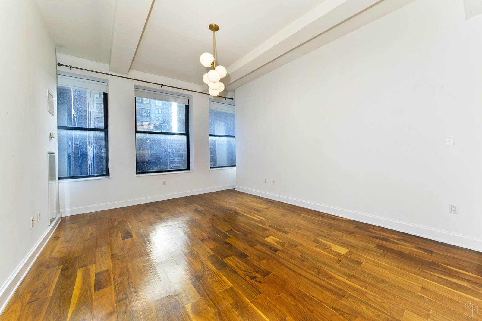 Photo 1 of 140 West 22nd Street, Chelsea, NYC, $3,700, Web #: 19585131