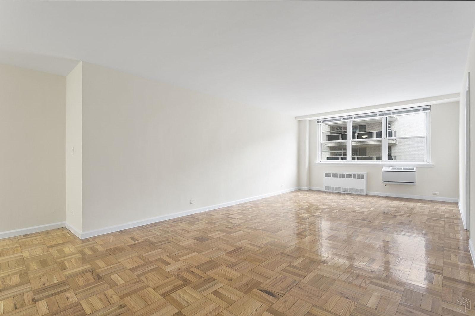 Photo 1 of 201 East 19th Street 11H, Gramercy Park, NYC, $5,495, Web #: 19601936