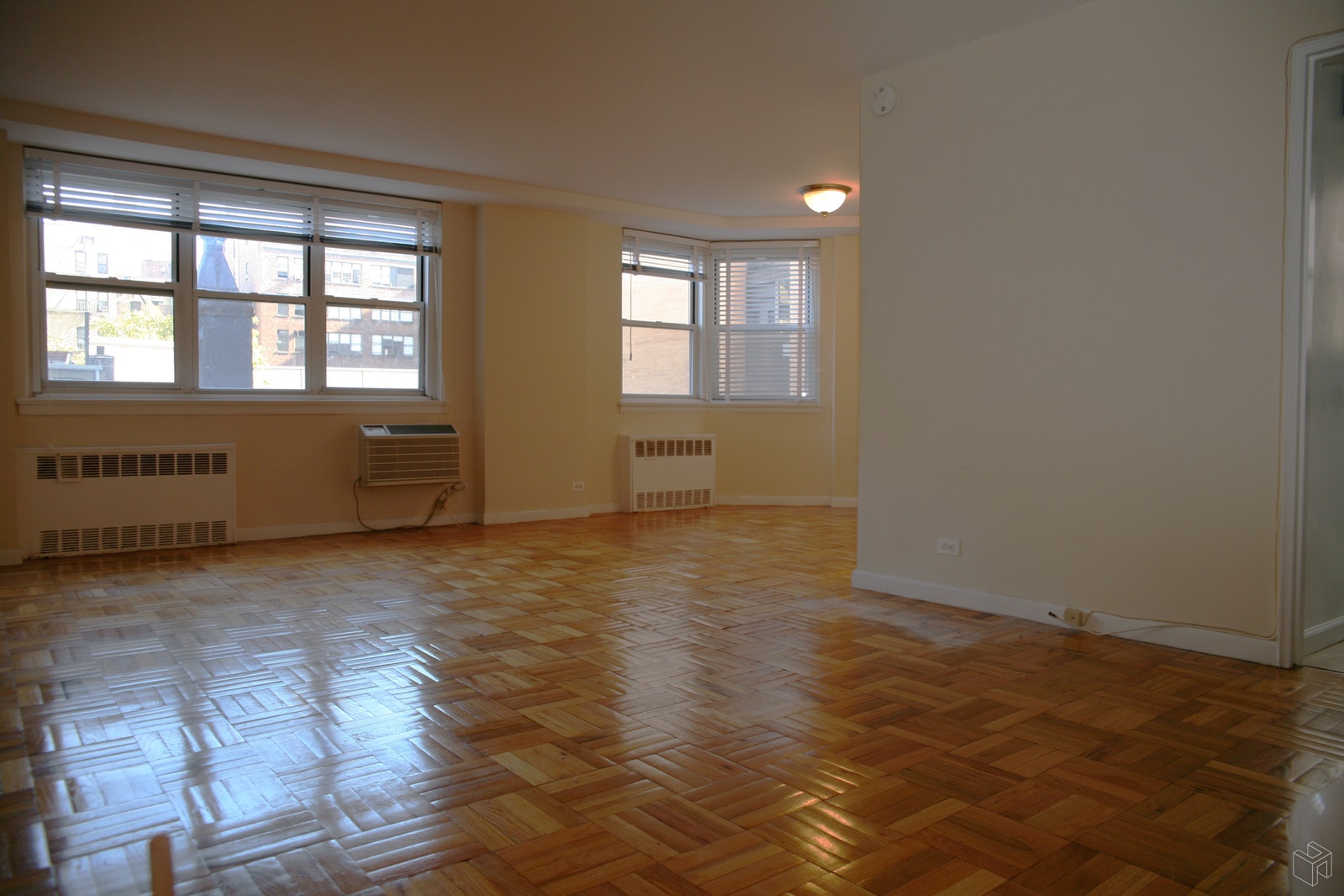 Photo 1 of 201 East 19th Street 8C, Gramercy Park, NYC, $3,195, Web #: 19603525