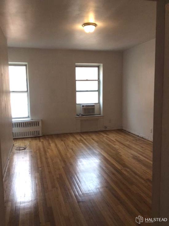 Photo 1 of 406 West 51st Street 5A, Midtown West, NYC, $2,800, Web #: 19651080
