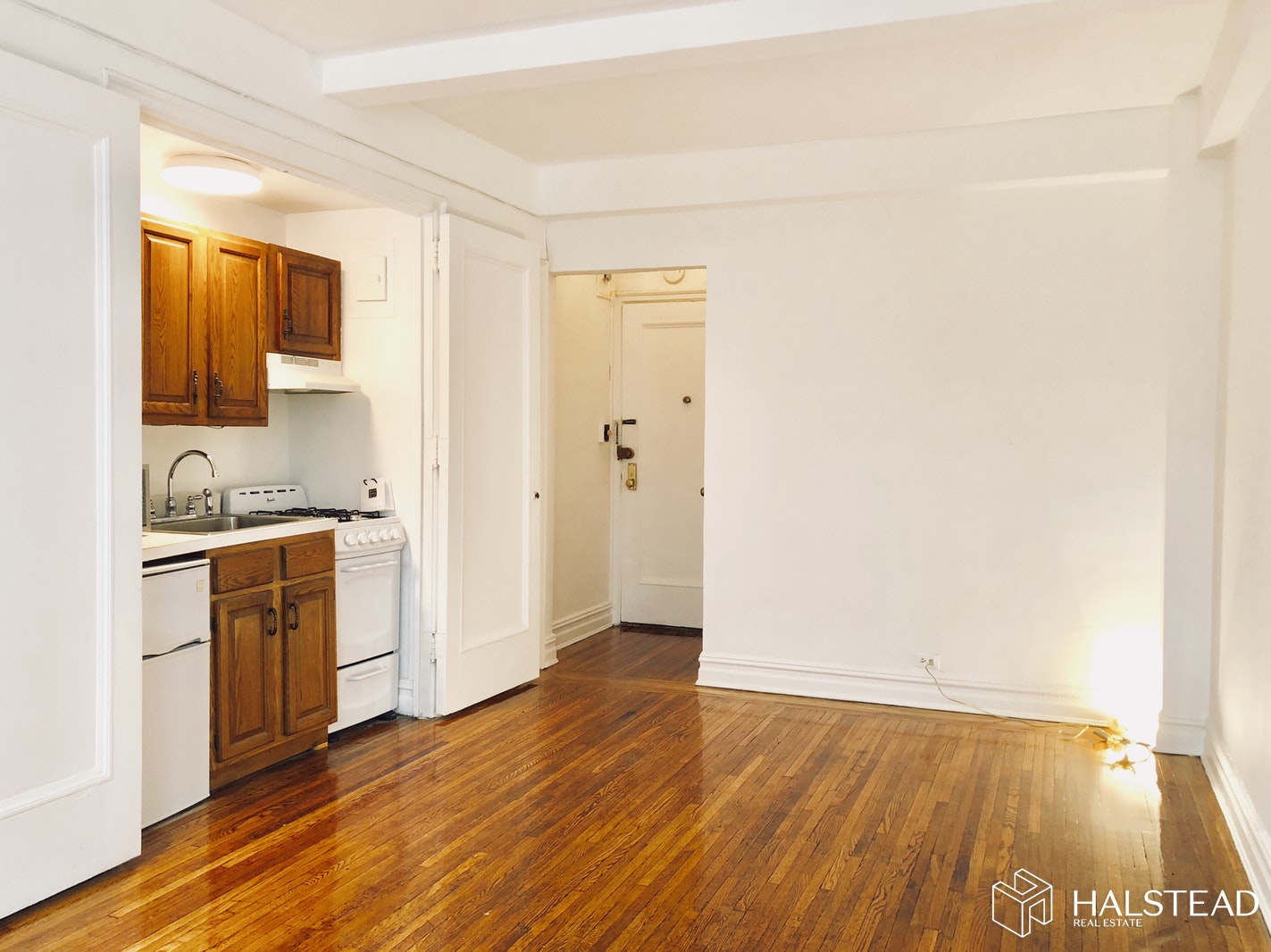 Photo 1 of 457 West 57th Street 711, Midtown West, NYC, $2,175, Web #: 19720469