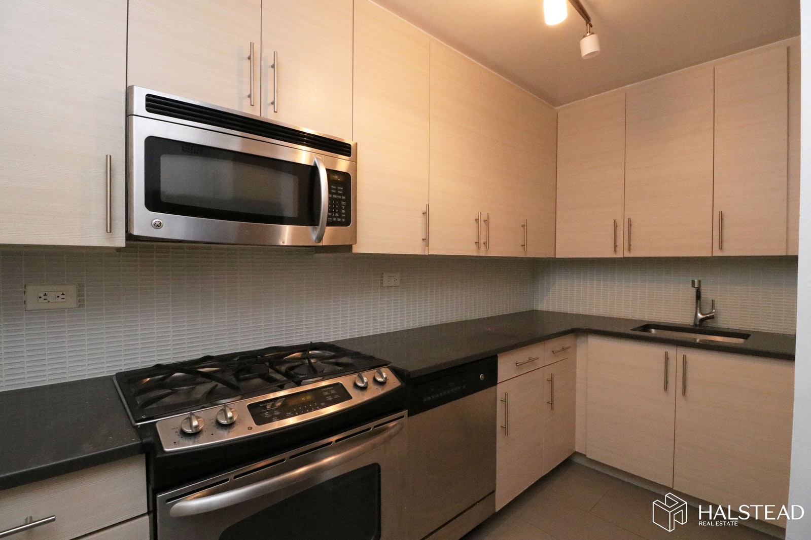 Photo 1 of East 82nd Street, Upper East Side, NYC, $3,800, Web #: 19746828