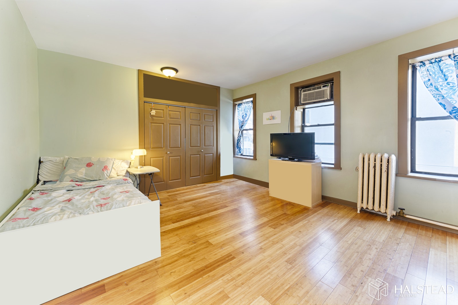 Photo 1 of 411 West 44th Street 12, Midtown West, NYC, $482,000, Web #: 19768381