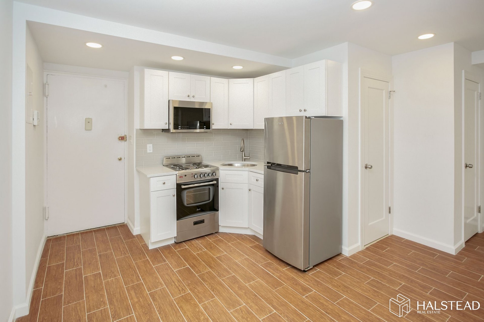 Photo 1 of 25 Burns Street 1C, Forest Hills, Queens, NY, $210,000, Web #: 19802687
