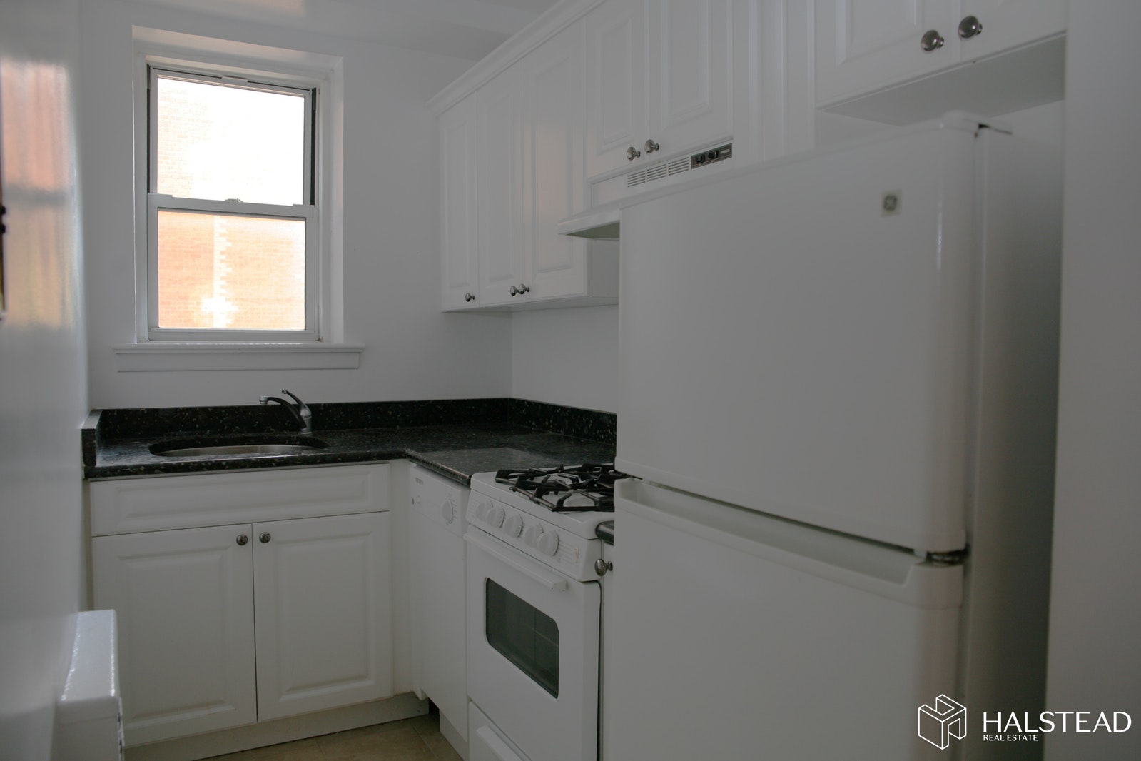 Photo 1 of 201 East 19th Street 4C, Gramercy Park, NYC, $3,395, Web #: 19804466