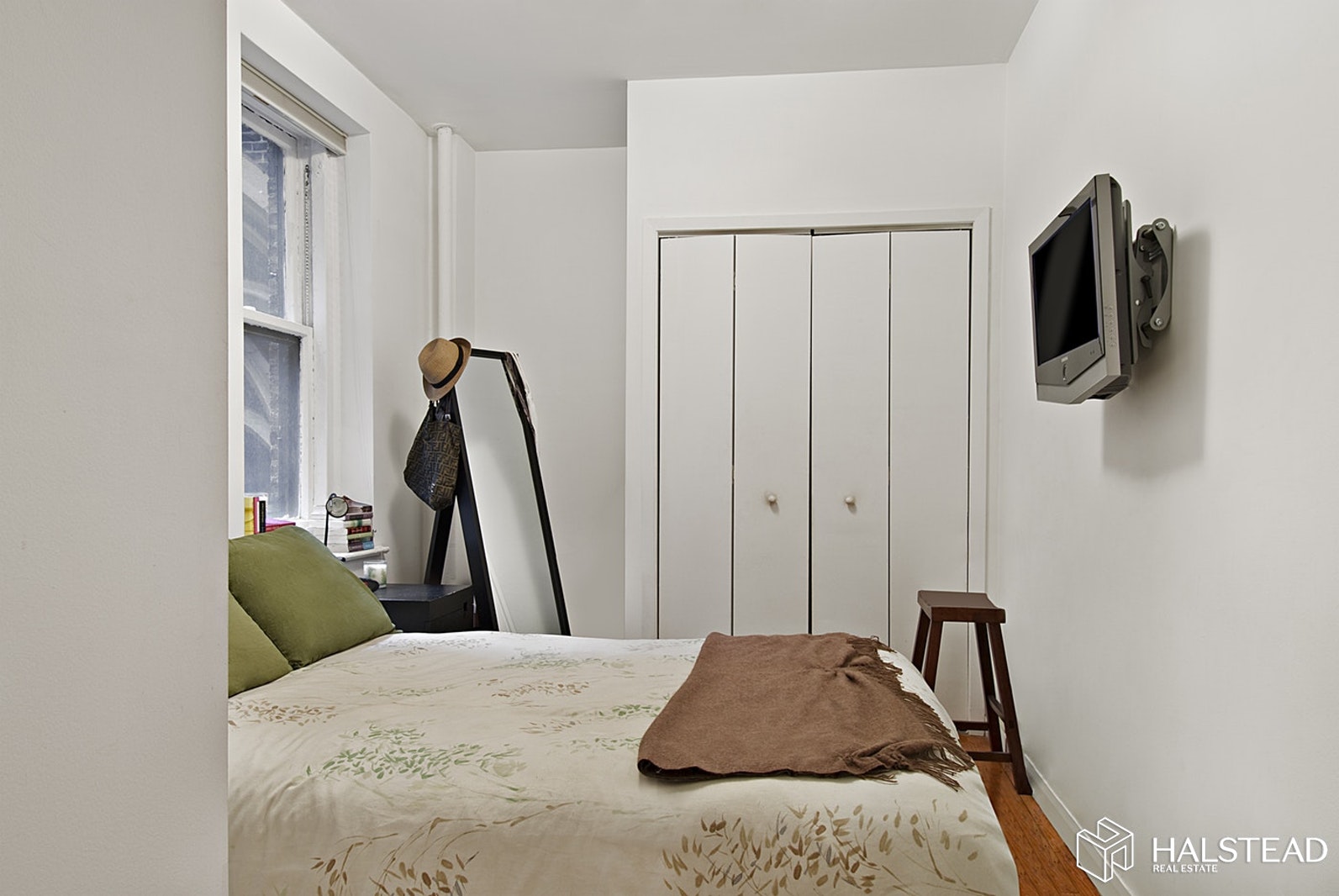 Photo 1 of 140 West 71st Street, Upper West Side, NYC, $2,750, Web #: 20060813