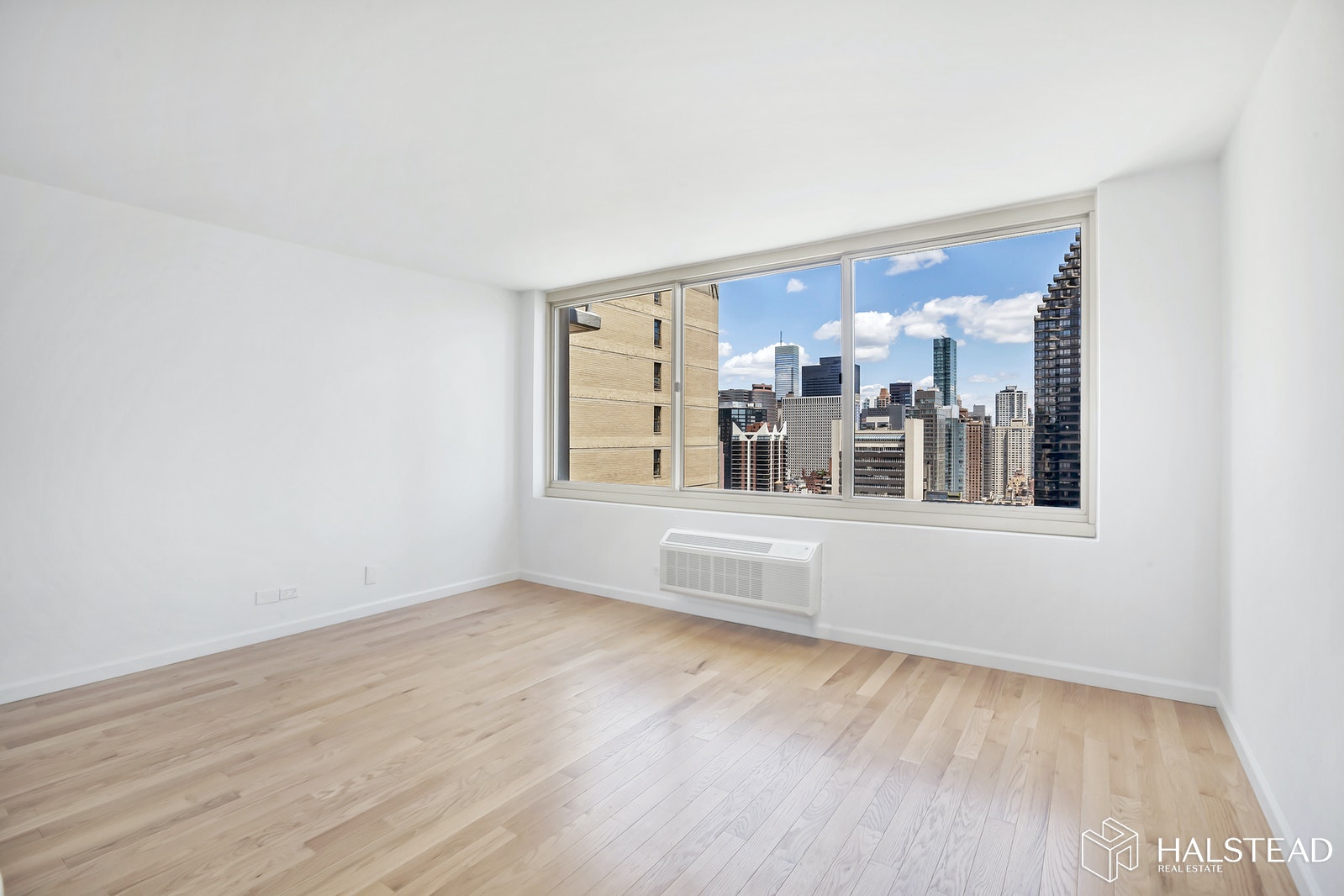 Photo 1 of 333 East 45th Street 31D, Midtown East, NYC, $3,575, Web #: 20085764