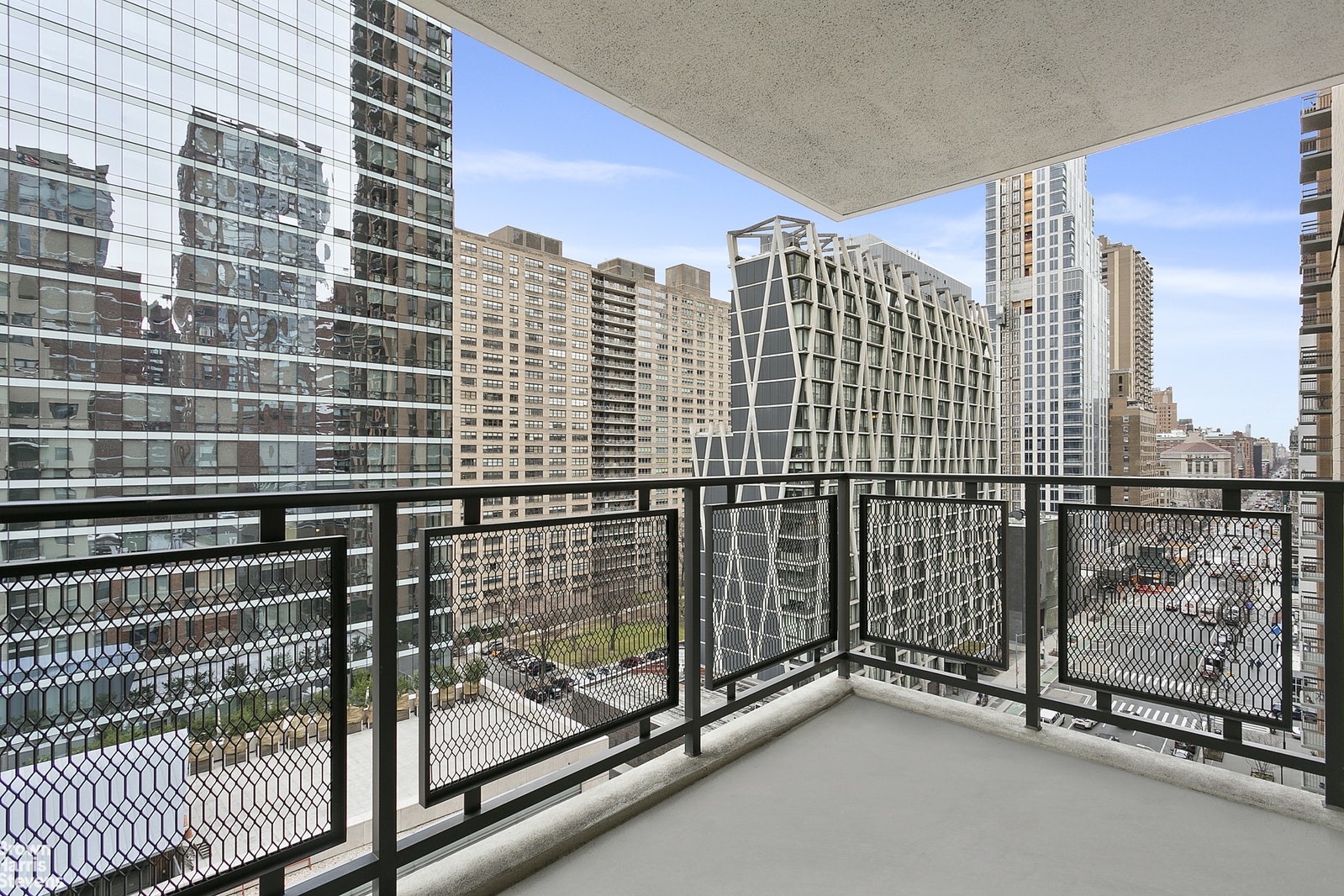 Photo 1 of 165 West 66th Street 15H, Upper West Side, NYC, $865,000, Web #: 20092015