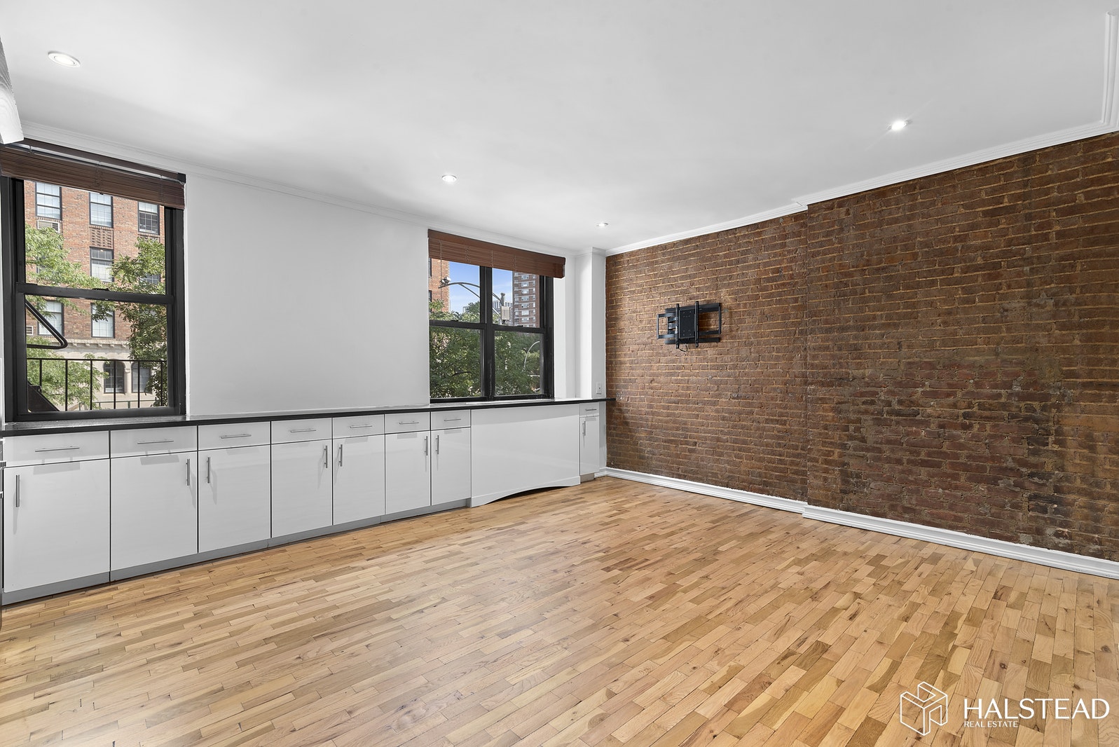 Photo 1 of 410 West 23rd Street 2F, Chelsea, NYC, $507,500, Web #: 20105395