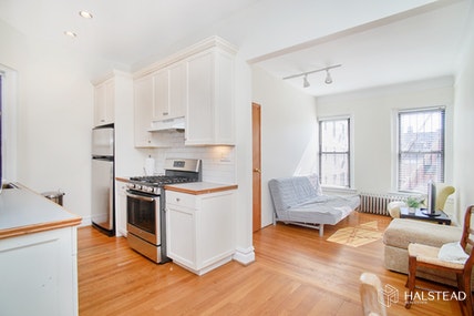 Rental Property at 8 West 105th Street, Upper Manhattan, NYC - Bedrooms: 4 
Bathrooms: 2 
Rooms: 6  - $5,195 MO.