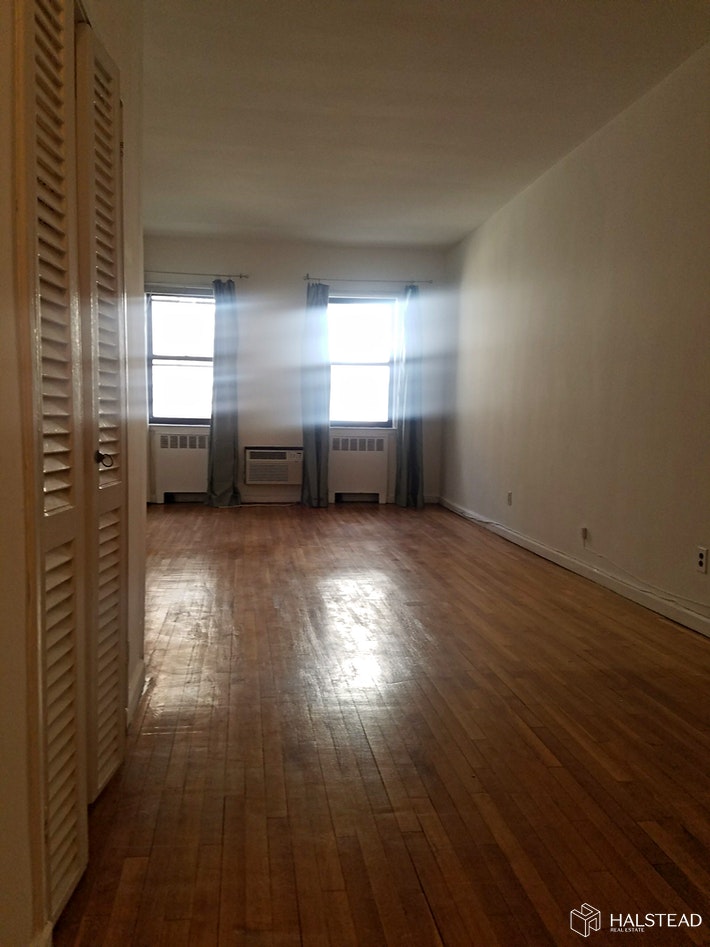 Photo 1 of 230 East 52nd Street 3A, Midtown East, NYC, $2,000, Web #: 20153950